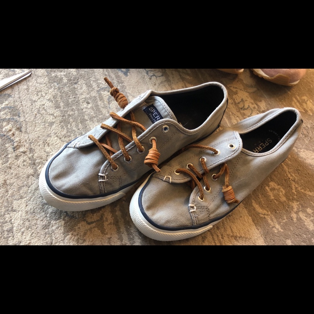 Sperry tennis shoes